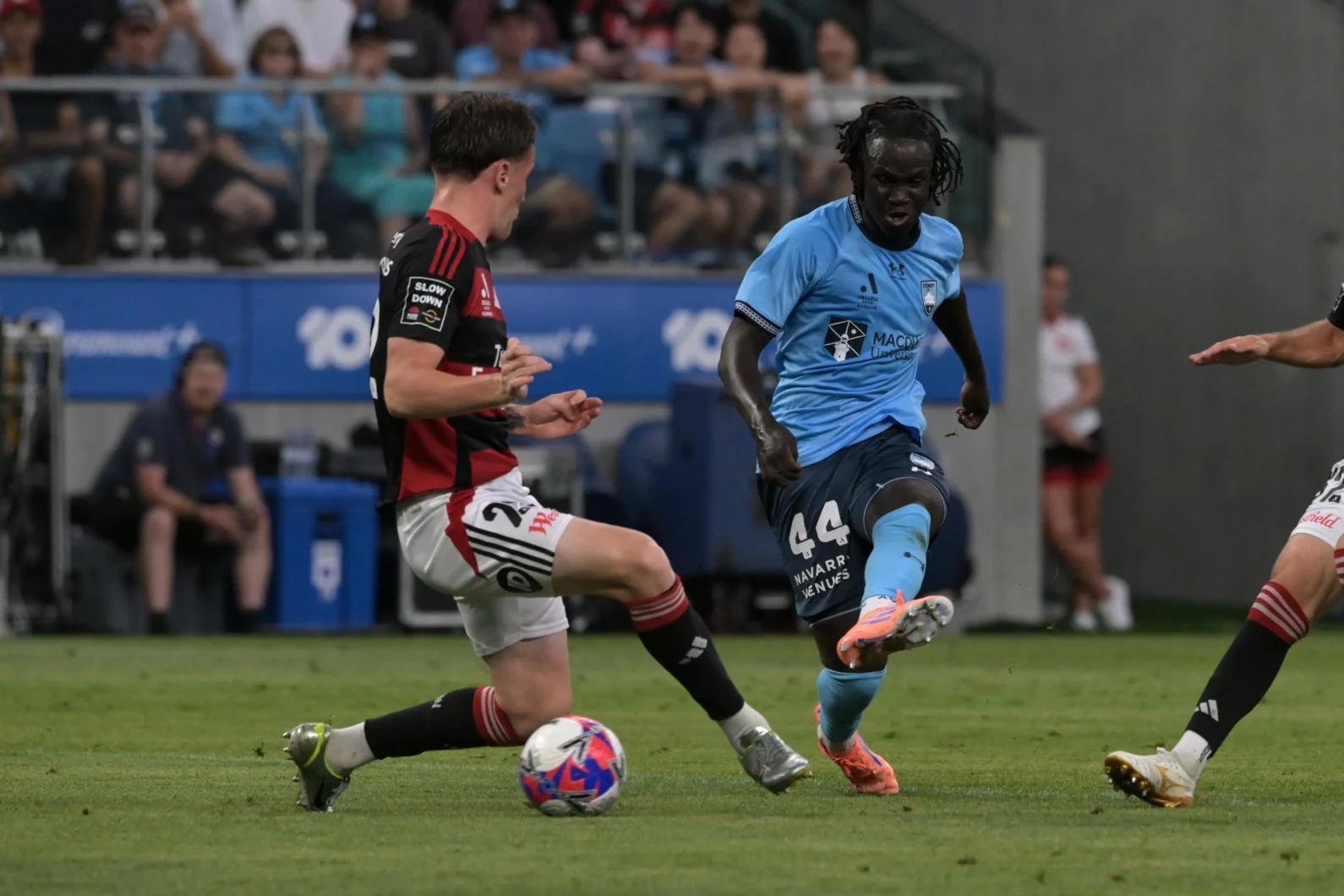 167棋牌-澳媒：悉尼从同城死敌抢来青训阿肯，他曾在U17比赛对沙特15分钟戴帽