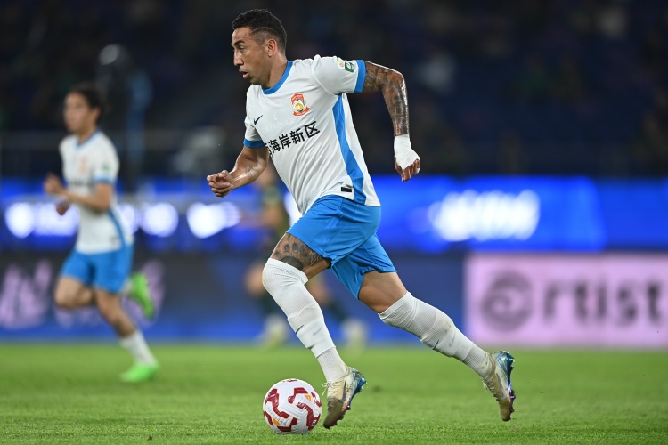 167棋牌-戴维森代表中国俱乐部职业赛事出场100次，三镇66场西海岸34场